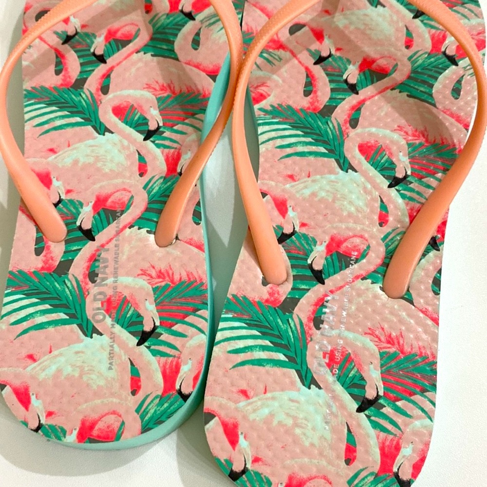 Pink Flamingo Print Flip Flops old navy size 8